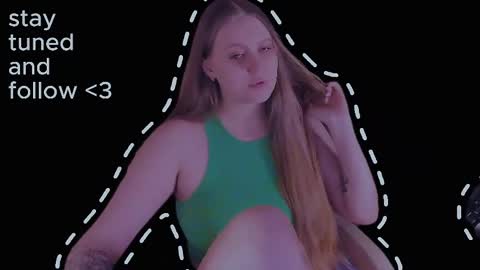 Snapshot of alice_dreamgirl_ chatting on 02/19/25, 04:00 Alice 3 online show from 02/19/25, 04:00