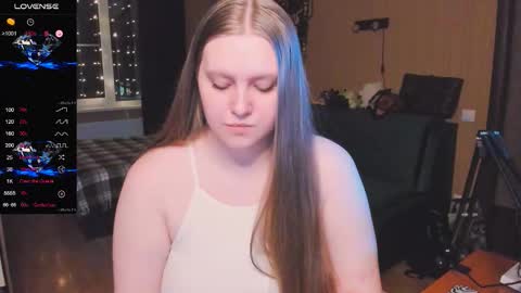 Snapshot of alice_dreamgirl_ chatting on 12/04/25, 02:26 Alice 3 online show from 12/04/25, 02:26