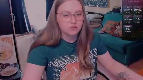 Snapshot of alice_dreamgirl_ chatting on 07/29/26, 11:52 Alice 3 online show from 07/29/26, 11:52