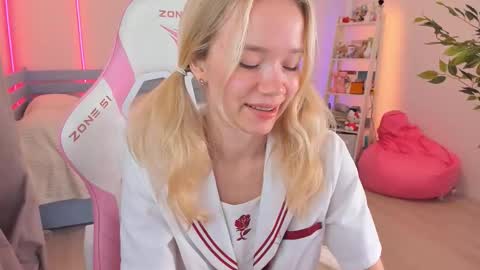 Snapshot of alice_forfun chatting on 11/04/25, 04:55 Alichery online show from 11/04/25, 04:55