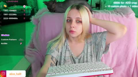 alice_halle online show from 12/10/24, 11:08
