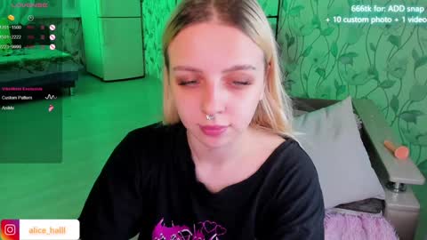 alice_halle online show from 01/03/25, 05:42