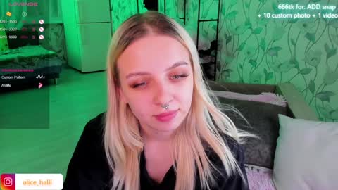 alice_halle online show from 01/03/25, 08:54