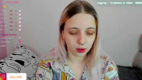 alice_halle online show from 02/18/25, 08:49