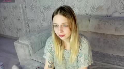 Snapshot of alice_halle chatting on 04/12/26, 02:00 alice_halle online show from 04/12/26, 02:00