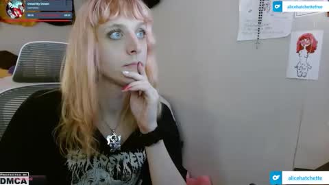 Snapshot of alice_hatchette chatting on 11/10/25, 12:20 Alice Hatchette online show from 11/10/25, 12:20