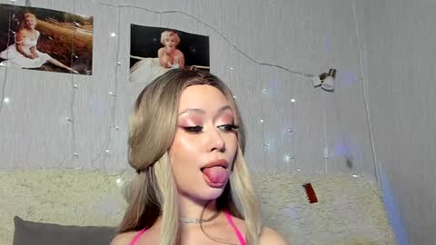 Snapshot of alice_hotlikefire chatting on 12/13/24, 07:25 Hot Like Fire online show from 12/13/24, 07:25