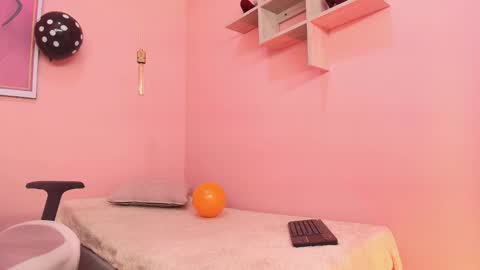 Snapshot of alice_in_hornyland_ chatting on 10/08/25, 08:28 alice_in_hornyland_ online show from 10/08/25, 08:28