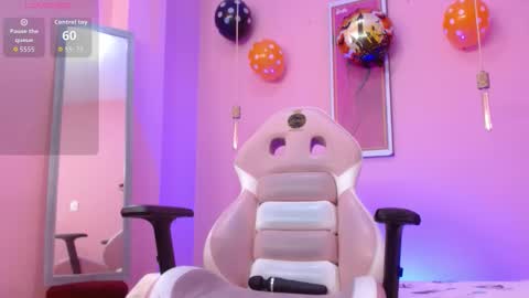 Snapshot of alice_in_hornyland_ chatting on 11/04/25, 08:19 alice_in_hornyland_ online show from 11/04/25, 08:19