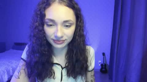 Snapshot of alice_love_888 chatting on 12/04/25, 11:52 Alice online show from 12/04/25, 11:52