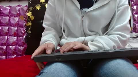 alice online show from 09/28/25, 12:32