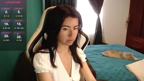 Snapshot of alice_middle01 chatting on 02/10/26, 01:26 Alice online show from 02/10/26, 01:26