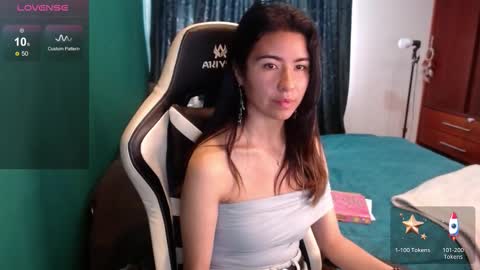 Snapshot of alice_middle01 chatting on 03/19/26, 03:27 Alice online show from 03/19/26, 03:27