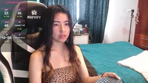 Snapshot of alice_middle01 chatting on 03/25/26, 02:45 Alice online show from 03/25/26, 02:45