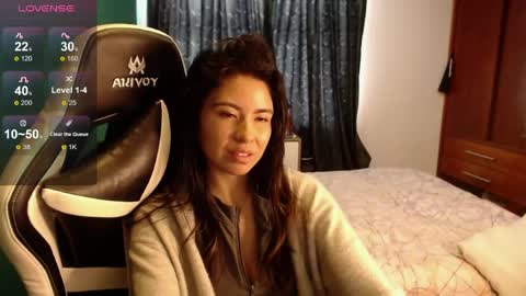 Snapshot of alice_middle01 chatting on 05/11/26, 03:40 Alice online show from 05/11/26, 03:40