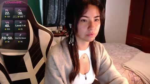 Snapshot of alice_middle01 chatting on 05/19/26, 03:40 Alice online show from 05/19/26, 03:40