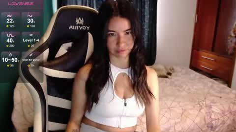 Snapshot of alice_middle01 chatting on 07/03/26, 04:57 Alice online show from 07/03/26, 04:57