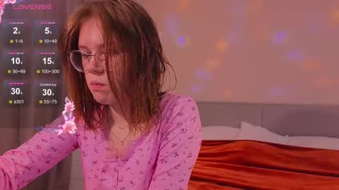 Snapshot of alice_miiiller chatting on 10/16/25, 03:40 Alice online show from 10/16/25, 03:40