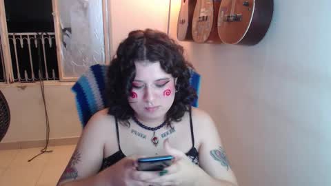 Snapshot of alice_psilocybe_sabina420 chatting on 11/14/25, 04:44 Alicia Aldara online show from 11/14/25, 04:44