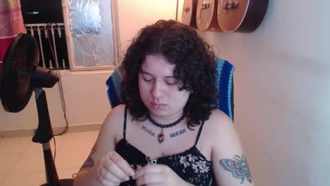 Snapshot of alice_psilocybe_sabina420 chatting on 12/17/25, 10:21 Alicia Aldara online show from 12/17/25, 10:21