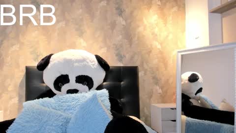 Alice  online show from 10/17/25, 03:20