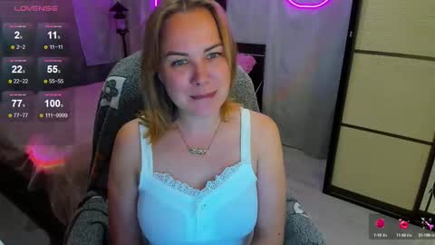 Snapshot of alice_sex_intellect chatting on 09/27/25, 03:06 Alice online show from 09/27/25, 03:06