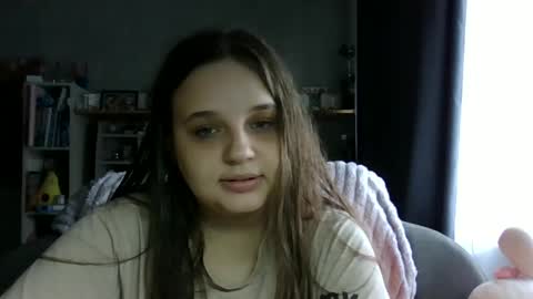 Snapshot of alice_shy14 chatting on 10/24/25, 08:22 Cristal online show from 10/24/25, 08:22