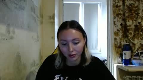 Snapshot of alice_smiles chatting on 11/13/25, 10:47 Alice smiles online show from 11/13/25, 10:47