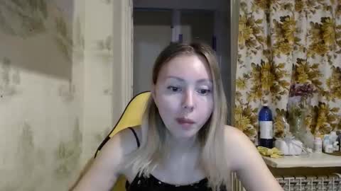 Snapshot of alice_smiles chatting on 03/17/26, 09:40 Alice smiles online show from 03/17/26, 09:40