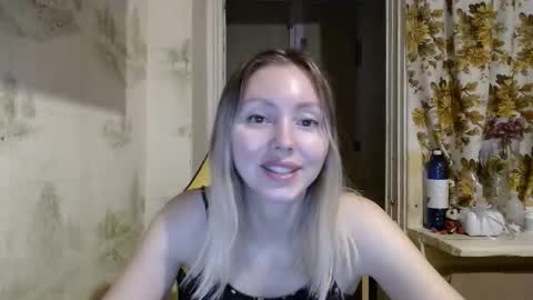 Snapshot of alice_smiles chatting on 03/18/26, 10:57 Alice smiles online show from 03/18/26, 10:57