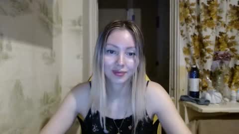 Snapshot of alice_smiles chatting on 03/21/26, 01:54 Alice smiles online show from 03/21/26, 01:54