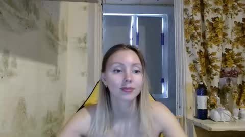 Snapshot of alice_smiles chatting on 03/21/26, 11:15 Alice smiles online show from 03/21/26, 11:15