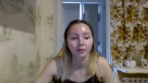 Snapshot of alice_smiles chatting on 04/09/26, 10:20 Alice smiles online show from 04/09/26, 10:20