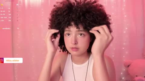 Snapshot of alice_wiinter chatting on 10/04/25, 06:17 Alice online show from 10/04/25, 06:17