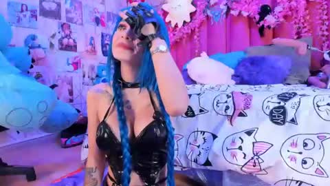     online show from 06/11/26, 09:13