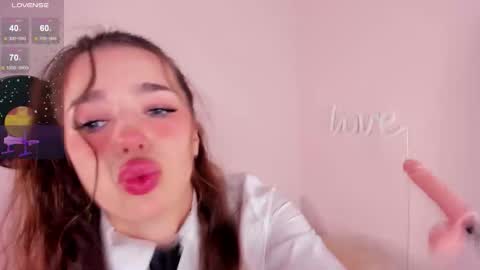 Snapshot of alicebonam chatting on 10/20/25, 07:14 Alice online show from 10/20/25, 07:14