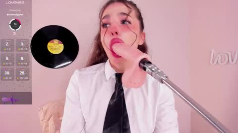 Snapshot of alicebonam chatting on 10/22/25, 07:02 Alice online show from 10/22/25, 07:02