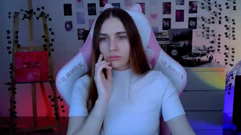 Snapshot of alicecharmy chatting on 10/17/25, 07:00 alicecharmy online show from 10/17/25, 07:00