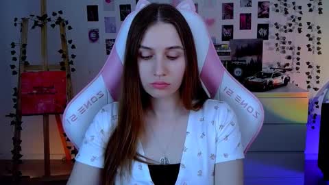 Snapshot of alicecharmy chatting on 10/20/25, 05:30 alicecharmy online show from 10/20/25, 05:30