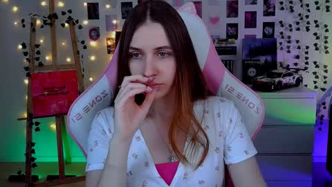 Snapshot of alicecharmy chatting on 10/26/25, 05:35 alicecharmy online show from 10/26/25, 05:35