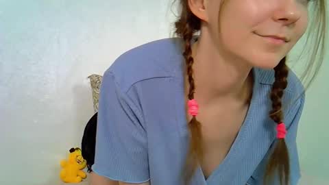 Snapshot of alicecutest chatting on 11/29/25, 03:31 Alice online show from 11/29/25, 03:31