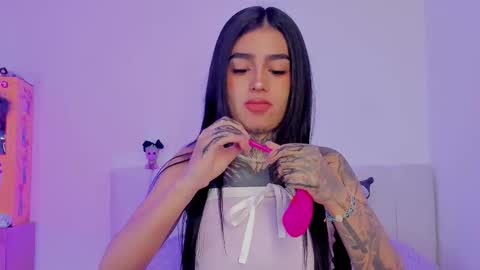 Alice  online show from 10/15/25, 10:04