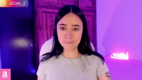 Aliceee  ..   97YP9VWGZHrefnav wishlist lists 1 online show from 02/17/25, 10:07
