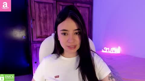 Snapshot of alicee_2 chatting on 11/13/25, 04:39 Aliceee .. 97YP9VWGZHrefnav wishlist lists 1 online show from 11/13/25, 04:39