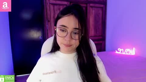 Snapshot of alicee_2 chatting on 11/26/25, 08:32 Aliceee .. 97YP9VWGZHrefnav wishlist lists 1 online show from 11/26/25, 08:32