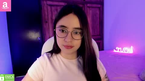 Snapshot of alicee_2 chatting on 12/02/25, 11:59 Aliceee .. 97YP9VWGZHrefnav wishlist lists 1 online show from 12/02/25, 11:59