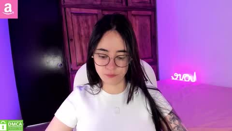 Snapshot of alicee_2 chatting on 02/06/26, 01:25 Aliceee .. 97YP9VWGZHrefnav wishlist lists 1 online show from 02/06/26, 01:25