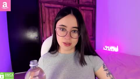Snapshot of alicee_2 chatting on 02/11/26, 06:35 Aliceee .. 97YP9VWGZHrefnav wishlist lists 1 online show from 02/11/26, 06:35