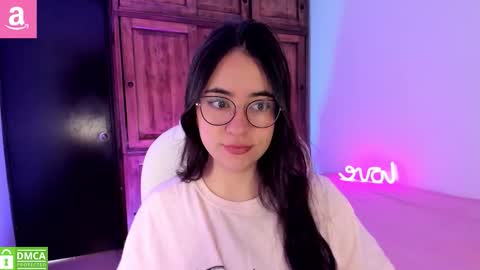 Snapshot of alicee_2 chatting on 03/22/26, 06:11 Aliceee .. 97YP9VWGZHrefnav wishlist lists 1 online show from 03/22/26, 06:11