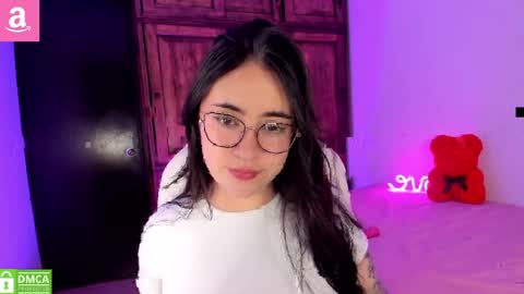Snapshot of alicee_2 chatting on 04/03/26, 12:30 Aliceee .. 97YP9VWGZHrefnav wishlist lists 1 online show from 04/03/26, 12:30